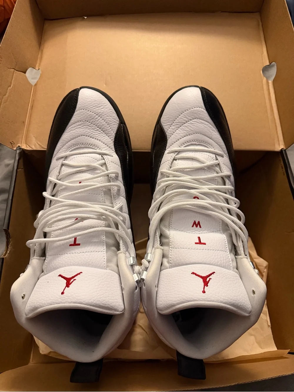 Jordan 12 Sneakers